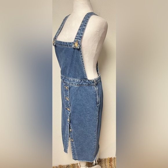 Vintage Inspired Blue Denim Women's Overall Dress With Button Front 
Sz Medium - Picture 2 of 4